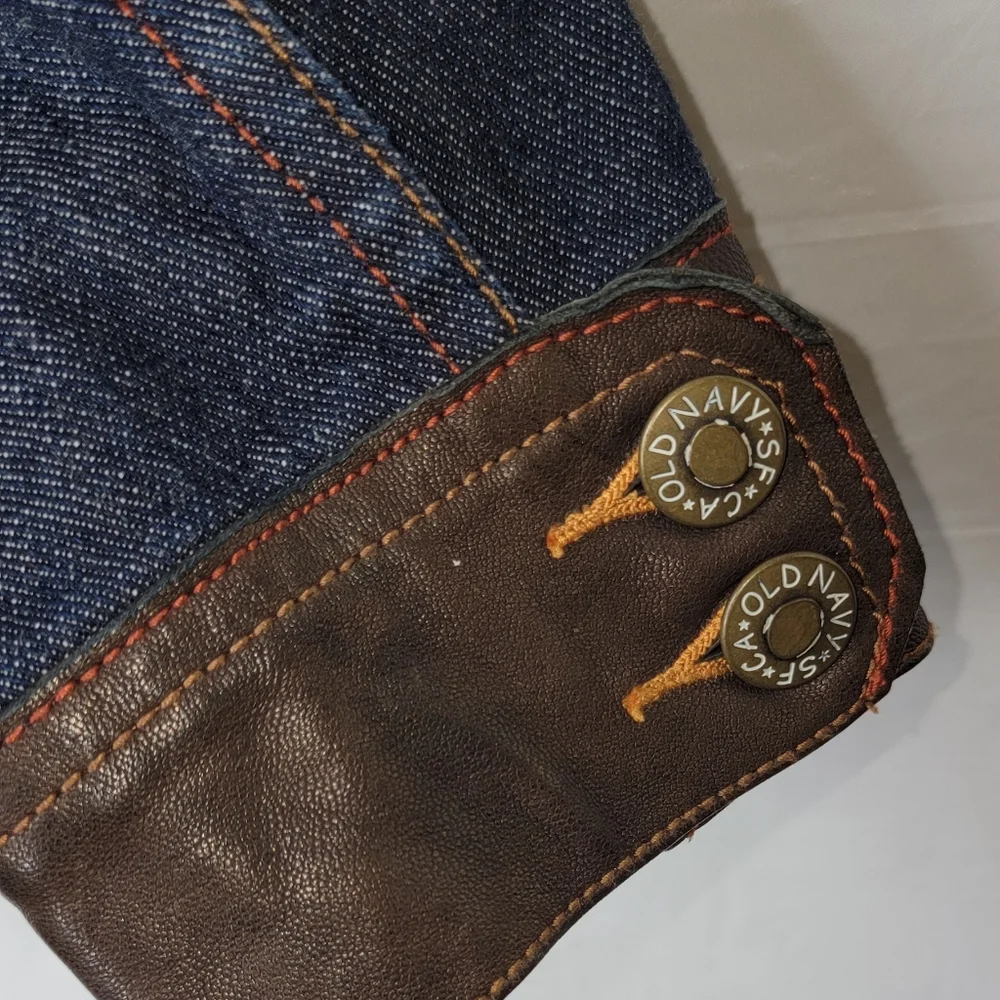 Women's vintage Old Navy brand jean jacket - Picture 3 of 15